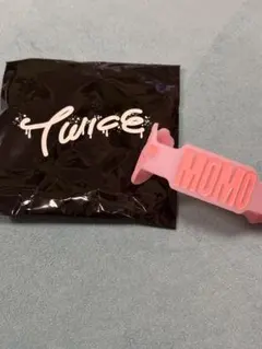 TWICE BABY LOVELYS ランダム蓄光ラバーバンド モモ