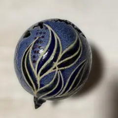 陶器 花瓶 フラワーベース 3本足 球体 青のサムネイル