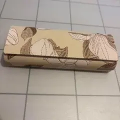 【新品】花柄メガネケース ベージュ系