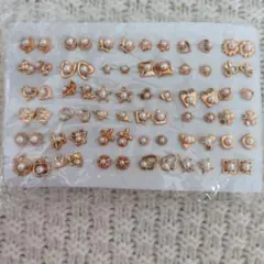 【新品未使用】ピアスセット　金属アレルギー　樹脂ピアス　72点　ゴールド　パール
