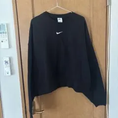 NIKEナイキスウェットトレーナー黒ブラック刺繍ロゴスウォッシュ短丈ショート丈