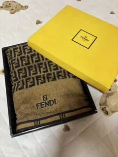 FENDI ストライプ タオルセット バスタオル シミあり - メルカリ
