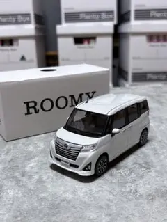 トヨタ ルーミー カラーサンプル ミニカー パールホワイトIII - メルカリ