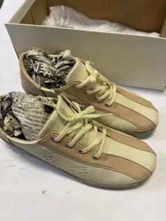 Item thumbnail for item 1904a6d3-c48d-466e-973b-60253f68e862