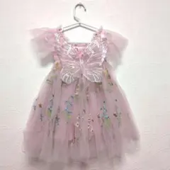 ピンクの蝶飾り付きチュールドレス