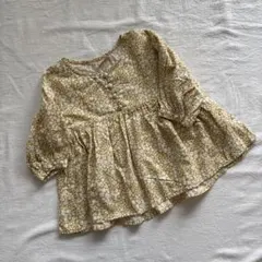 petit main 花柄トップス