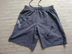 Under Armour グレー ハーフパンツ