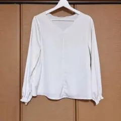 【earth】スカラップ襟 ブラウス オフホワイト