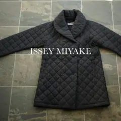 Issey miyake 2way ハイネック プリーツキルティング コートのサムネイル