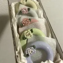 新品未使用 箸置き 5個セット リング状 パステルカラー 花装飾付き 陶器 5つ