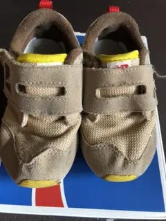 アシックス スニーカー