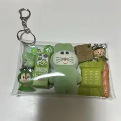 ガチャ詰めポーチ緑　むにゅバタープレスサンドめじるしチャーム
