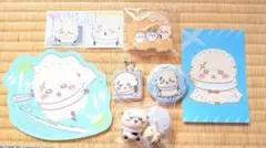 ちいかわ　ラッコ　キーホルダー＆缶バッジセット