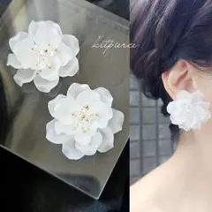 No.23 大ぶりフロスト ホワイトフラワーピアス イヤリング