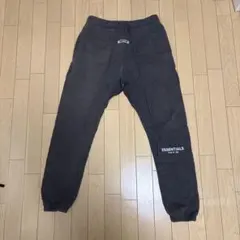 ESSENTIALS スウェット
