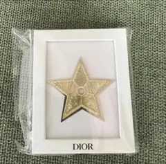 【新品】Dior ノベルティピンバッチ
