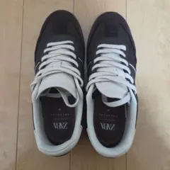 ZARA スニーカーのサムネイル