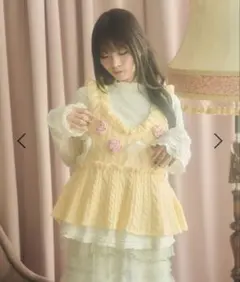 クティールとレトロ フラワーリボンビスチェ アイボリー(イエロー系)のサムネイル