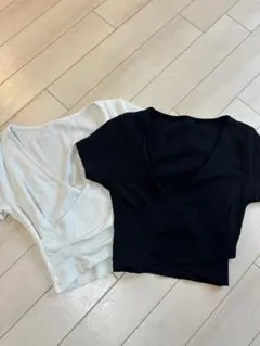 GU カシュクールT 2枚セット　ブラック　ホワイト　ヘソ出し