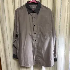 グレー 長袖シャツ 左胸ポケット付き