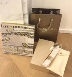 【新品未使用】BVLGARI クリーナーキット&ポートフォリオbookのサムネイル