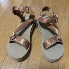 ロキシー ROXY クイックシルバービーチプール　街履きオールOK サンダルのサムネイル
