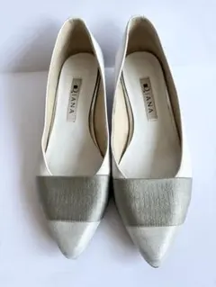 DIANA ダイアナ　ホワイト シルバー フラットシューズ