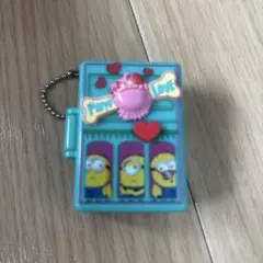 ミニオン ハート王冠キーホルダー　ガチャガチャ　usj