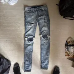 mnml スキニーデニム ダメージ加工のサムネイル