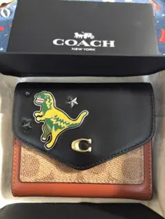 COACH レキシーピン付二つ折り財布