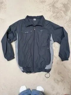NIKE ダークグレー ナイロンジャケット　フルジップジャケット