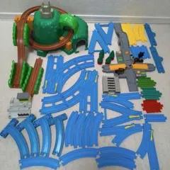 普拉鐵路 驚險山丘、自動平交道、情景組