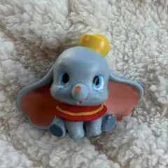 ディズニー　まちぼうけ２　ダンボ　ガチャ　めじるしアクセサリー