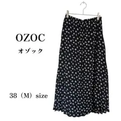 OZOC（オゾック）フレアスカート ブラック 花柄 38(M) きれいめ 美品のサムネイル