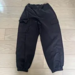 GU キッズ ブラック カーゴパンツ 長ズボンのサムネイル