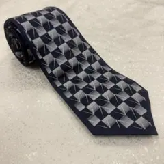 美品　CWC シルク100% ネイビー幾何学柄ネクタイ♪ハンドメイド高級感◎