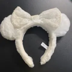 ［最終値下げ］ディズニー ホワイト耳カチューシャ リボン付き 白 ミニー