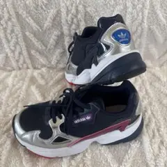 adidas ファルコン 22.5