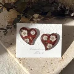 お試し価格！ハート型ピアス　お花デザイン　ブラウン　イヤリングに変更できます