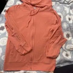 【美品】UNIQLO フード付きパーカー Sサイズ