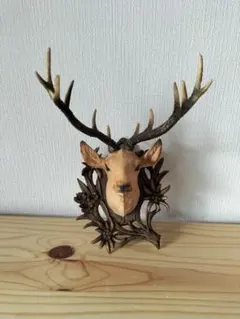 鹿の頭部置物　壁掛け用　オブジェ　インテリア　樹脂製