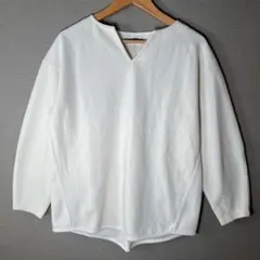 美品【BARNYARDSTORM】バンヤードストーム Vネック バックスリット白