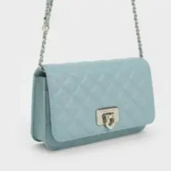 CHARLES & KEITH クレシダキルトクラッチ シルバーチェーン