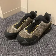 トレッキングシューズ スニーカー