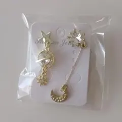 新品！未使用！星と月のクリスタルピアス(両耳用)