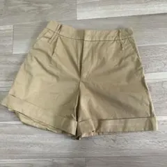 ZARA ベージュ ショートパンツ