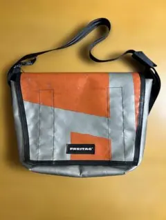 YUJI様専用】値下げFREITAG メッセンジャーバッグ ブルー×カーキ