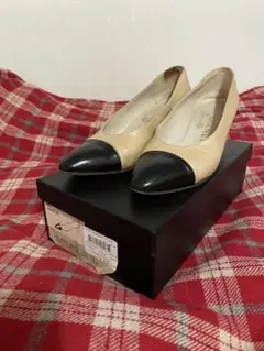 CHANEL バイカラー パンプス 39 ベージュ×ブラックのサムネイル