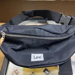 Lee ブラック ボディバッグ
