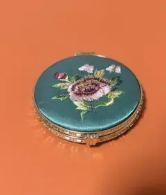 刺繍 コンパクトミラー 2面鏡 花柄 グリーン 携帯用 手鏡